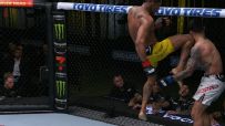 Vinicius Oliveira ends it with a spectacular flying knee KO