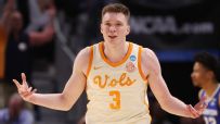 Tennessee shines down the stretch to advance to Elite Eight