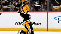 Erik Karlsson's OT winner helps Penguins move into playoff position