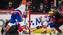 Islanders' Kyle MacLean nets first playoff goal to even score