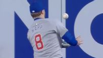 Ian Happ makes incredible juggling catch at the warning track for Cubs