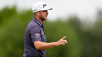 Leader Taylor Pendrith moves 2 strokes ahead with chip in from bunker