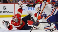 Sergei Bobrovsky's lights-out 3rd period seals win for Panthers