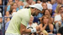 Grigor Dimitrov wins hard-earned point despite almost falling