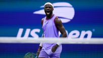 Frances Tiafoe goes up 2 sets to 1 on Taylor Fritz