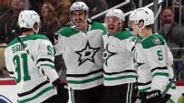 The Stars goes off for 6 goals in the 1st period