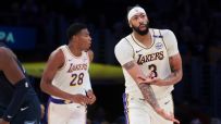 AD fuels Lakers with 40-point double-double