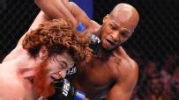 Page holds off unbeaten Magomedov for decision victory