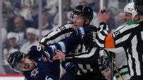 Jamie Benn drops Mark Scheifele with punch to the face