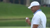 Jhonattan Vegas grabs back-to-back birdies to reach 10-under