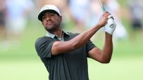 Tony Finau dazzles with spectacular shot