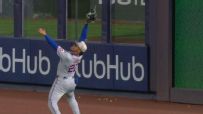 Soto tracks ball beautifully to rob extra-base hit from Wells