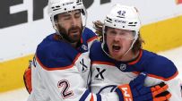 Evan Bouchard makes it 3-1 Oilers
