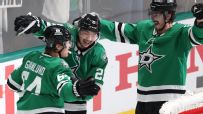 Stars fans go wild as Mikael Granlund ties it in the 3rd period
