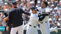 Tensions flare as Javy Baez is ejected after strike three call