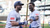 Red-hot Cal Raleigh up to 19 HRs after going yard twice