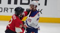 Fight breaks out between Panthers, Oilers