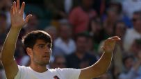 Alcaraz sails into Round 3 at Wimbledon
