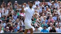 Djokovic breezes into third round at Wimbledon