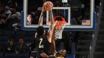 Kel'el Ware throws down a wild posterizing slam 