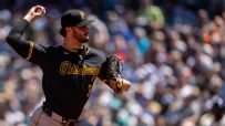 Skenes strikes out 10 vs. the Mariners