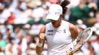 Swiatek steamrolls Samsonova in first set of quarters
