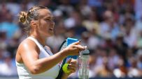Sabalenka gives water to spectator struggling in heat
