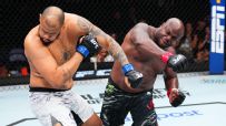 Derrick Lewis puts on a show with 35-second TKO