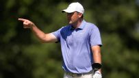 Scottie Scheffler drains birdie on Hole 6