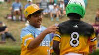 Hawai'i pitcher shows tremendous sportsmanship after hitting batter