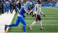 Isaac TeSlaa's jaw-dropping grab sets up Amon-Ra St. Brown's TD