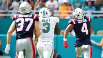 'You've got to be kidding me!' Dolphins, Patriots exchange back-to-back return TDs