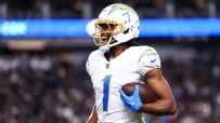 Herbert finds Johnston in stride for 60-yard TD