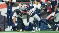 Pats regain lead on Marcus Jones' pick-six vs. Texans