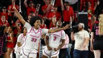 Georgia gets clutch late bucket, last-second stop to take down No. 5 Vanderbilt