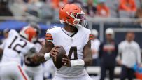 Deshaun Watson hands off to KC Concepcion for a Browns TD
