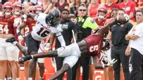 Ngoyi makes preposterous one-handed INT for Iowa State