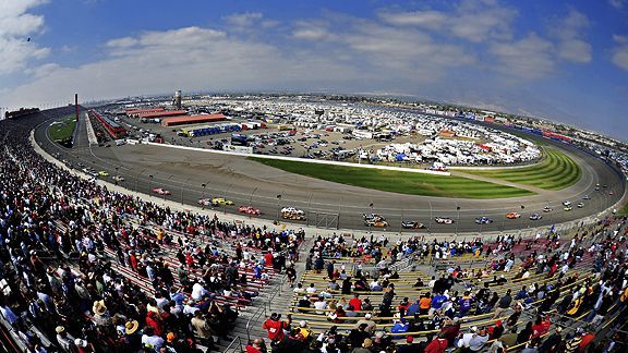 The heat, scheduling hurt Fontana track attendance for NASCAR races