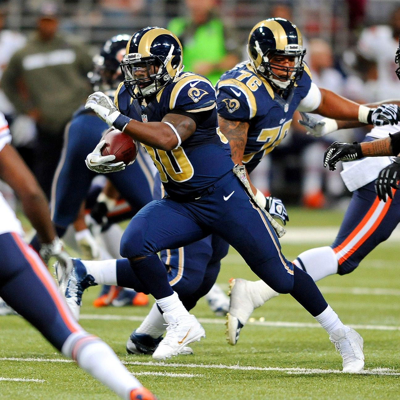 Zac Stacy of St. Louis Rams suffers concussion against