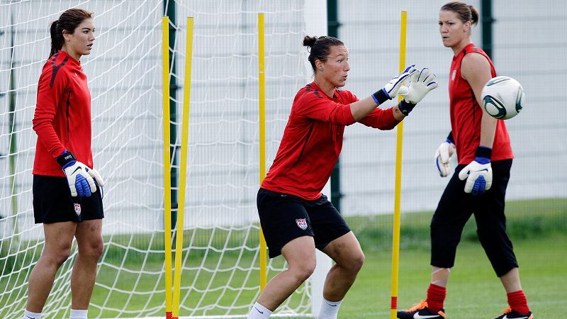 Former Team Usa Keeper Hope Solo Should Be Benched
