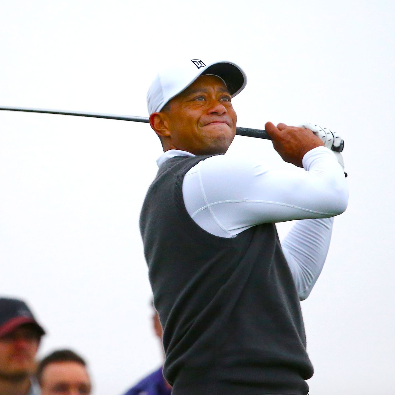 Tiger Woods struggling again at Waste Management Phoenix Open