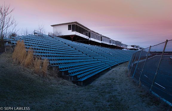 North Wilkesboro photos show how racing's history is fading - 576 x 373 jpeg 42kB