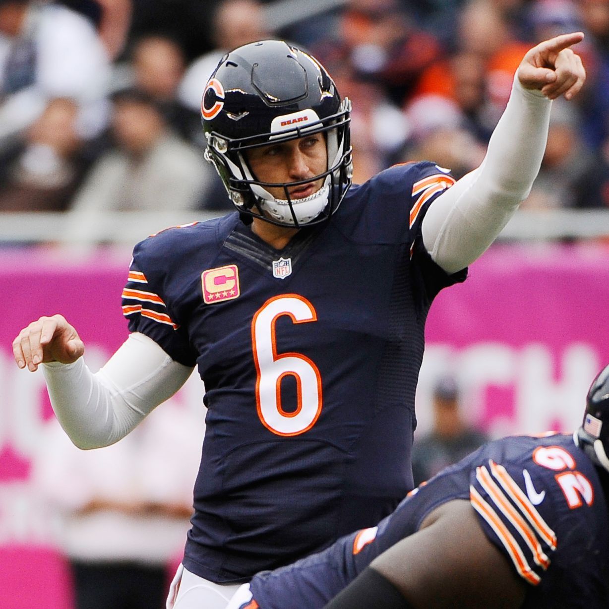 Bears QB Jay Cutler atones for late interception in win over Raiders