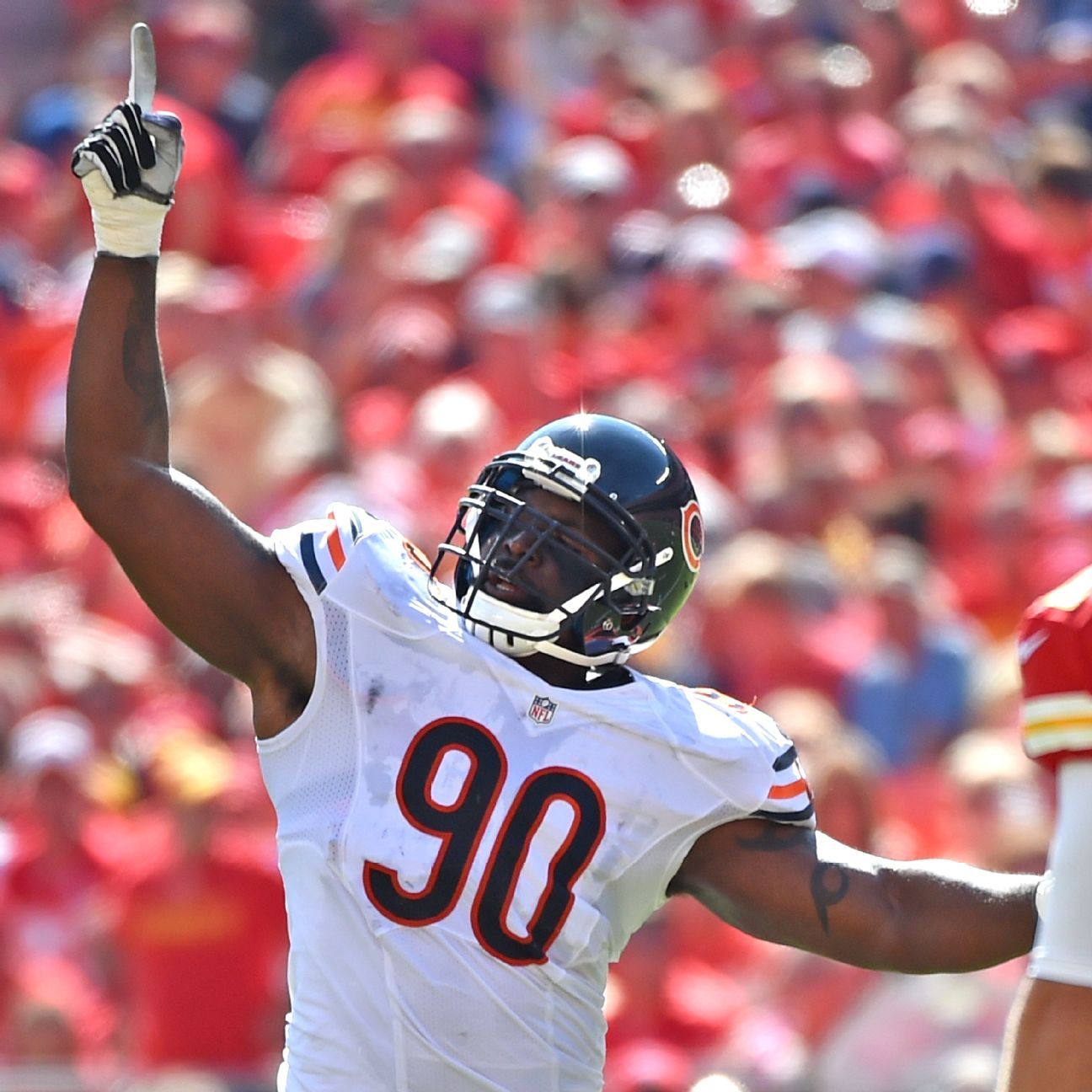 Bears cut 4-time Pro Bowl DL Ratliff, sign Hood