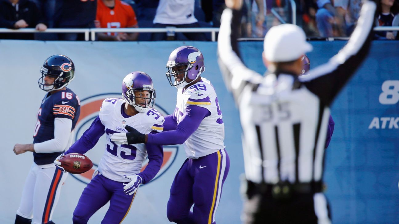 Stefon Diggs does it again as Vikings end losing streak in Chicago