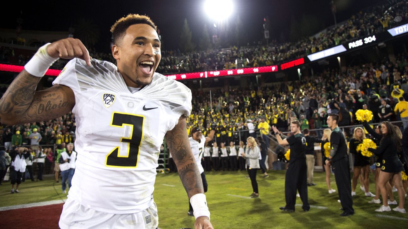 Alouettes acquire rights to ex-Oregon QB Adams