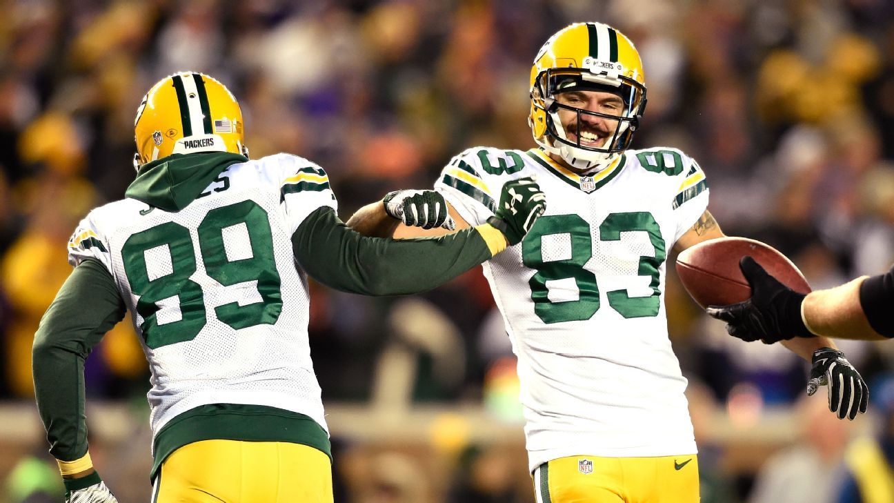 Packers clinch 7th straight playoff berth with Giants' loss