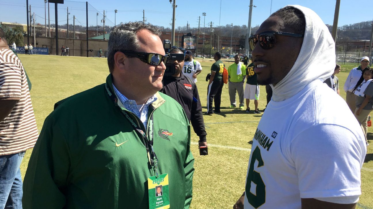 Roddy White heads back to college to help UAB jump-start program