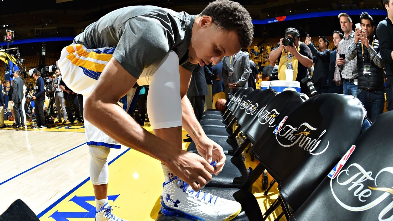 Seahawks coach Pete Carroll a fan of Steph Curry's new sneakers
