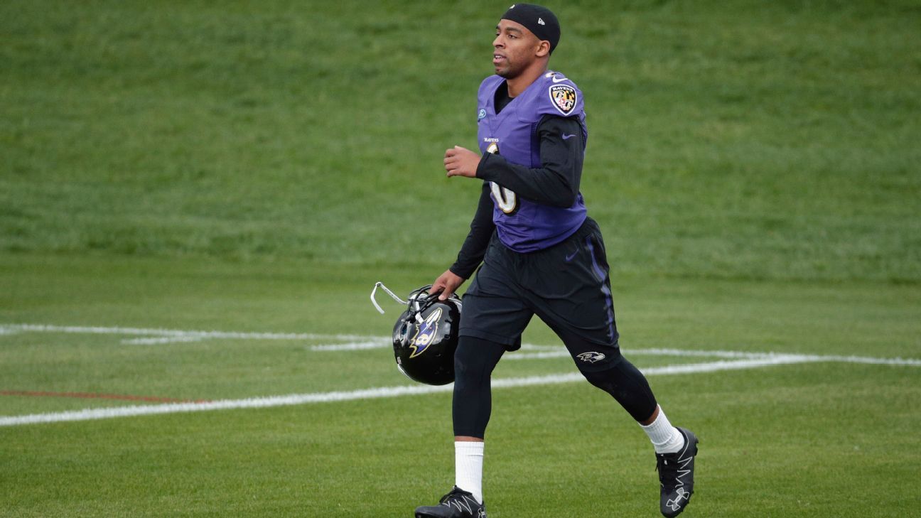 Ravens promote Reynolds, put CB Smith on IR